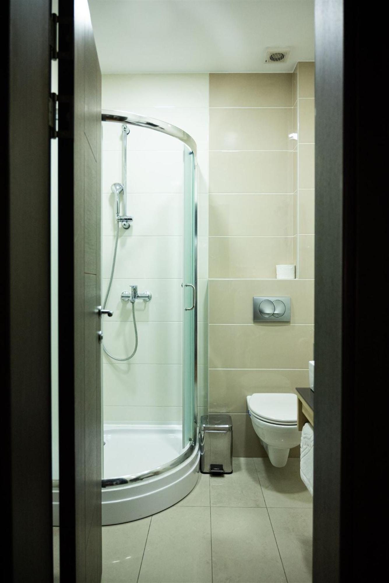 مبيت وإفطار سريمسكا ميتروفيكا Atrium المظهر الخارجي الصورة