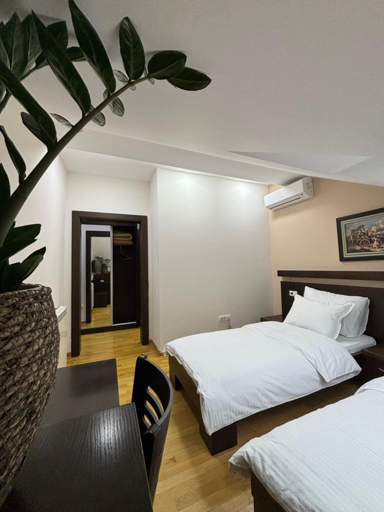 مبيت وإفطار سريمسكا ميتروفيكا Atrium المظهر الخارجي الصورة