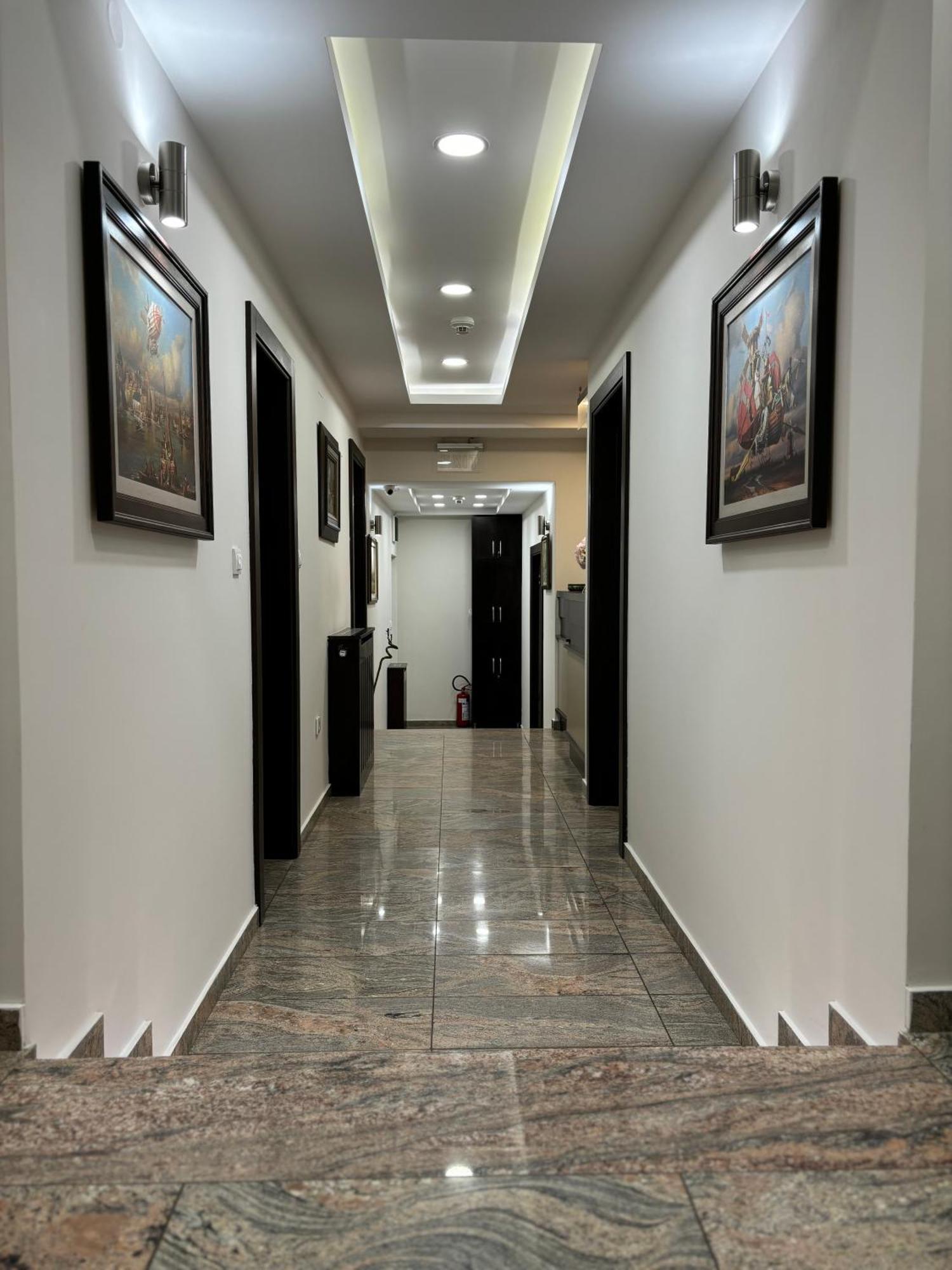 مبيت وإفطار سريمسكا ميتروفيكا Atrium المظهر الخارجي الصورة