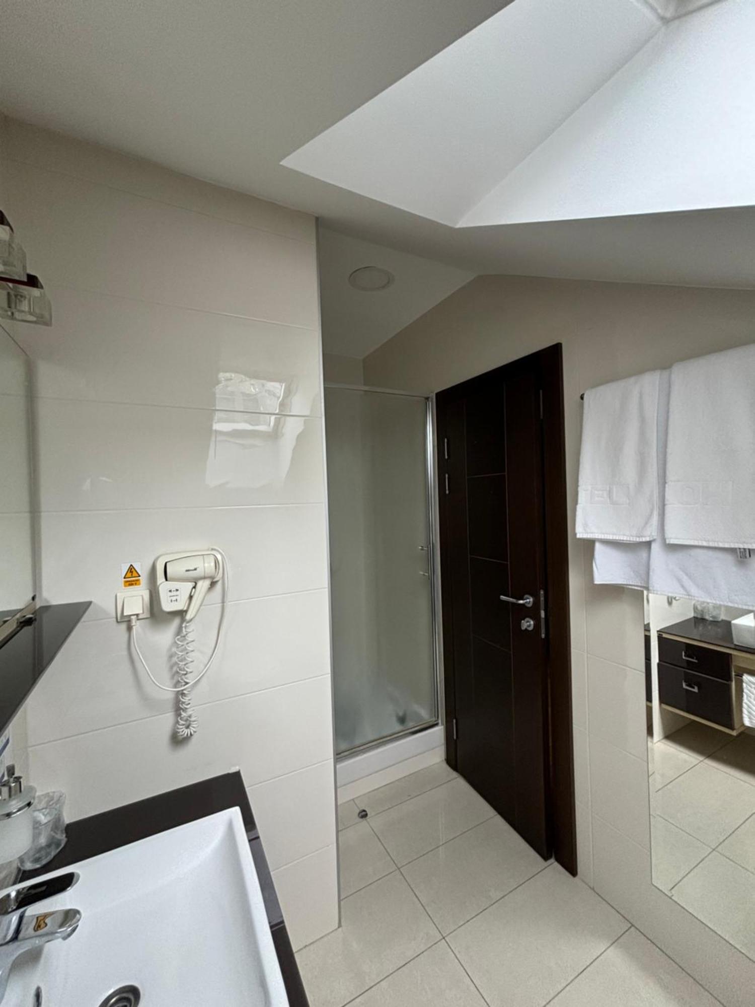 مبيت وإفطار سريمسكا ميتروفيكا Atrium المظهر الخارجي الصورة